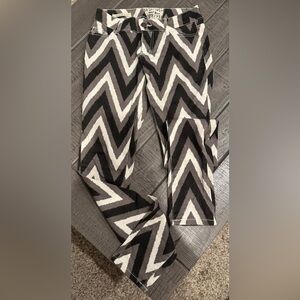 NWOT Hot Kiss Skinny Lily Black, Brown, and White Chevron Skinny Jeans